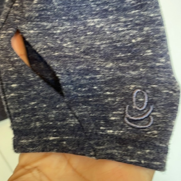 Women’s Cuddl Duds long sleeved tip. Sz M blue w/ white speckles. Thumb holes - Picture 4 of 6